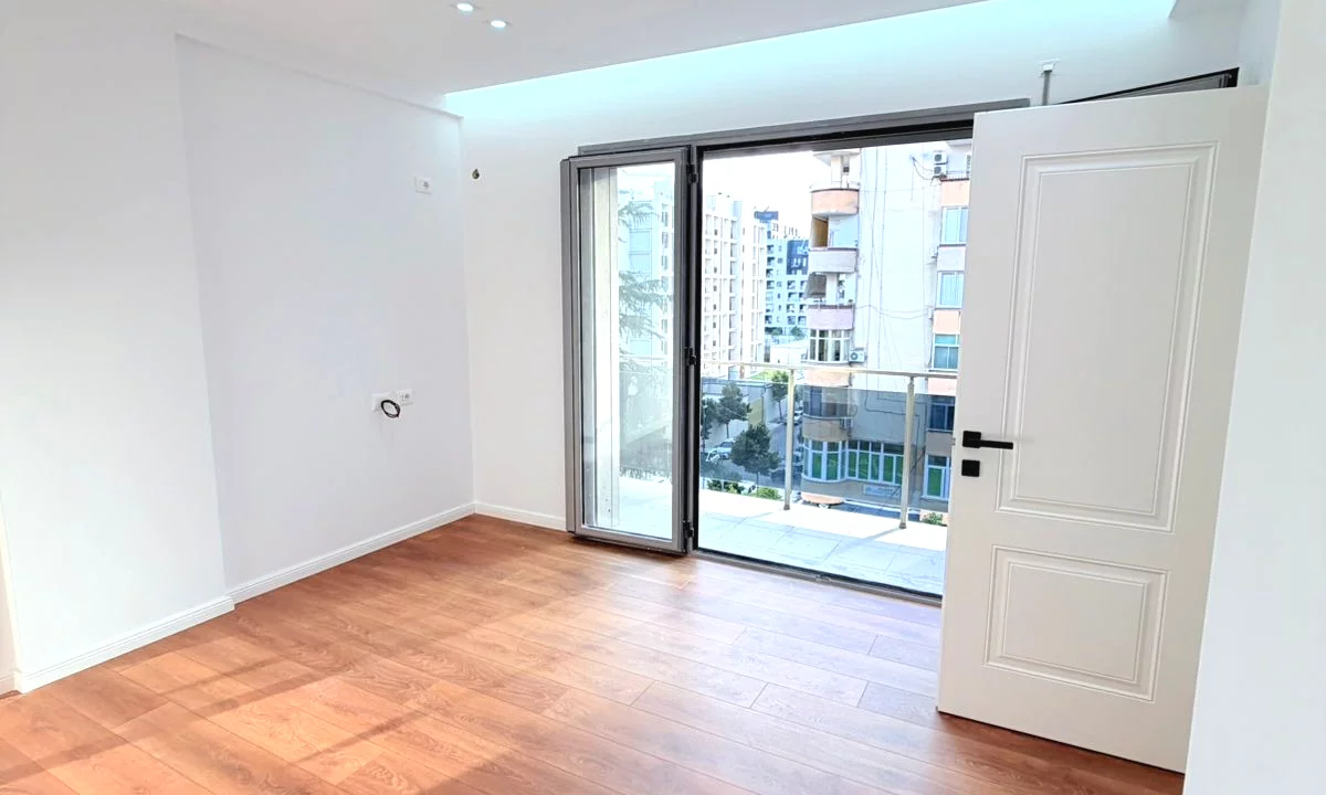Casa in vendita Appartamento a Tirana, 1+1, Ambiente Vuoto, Pagamento 172,000  Euro.