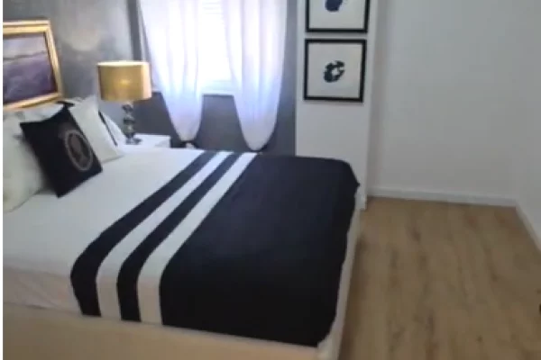 Shtepi ne shitje Apartament ne Tirane, 2+1, Mobilimi E mobiluar, Pagesa 260,000  Euro.