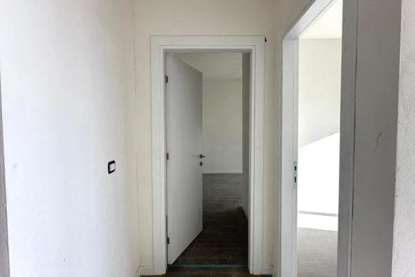 House for Sale Apartment in Tirana, 2+1, Furniture Emty, Payment 195,000  Euro.