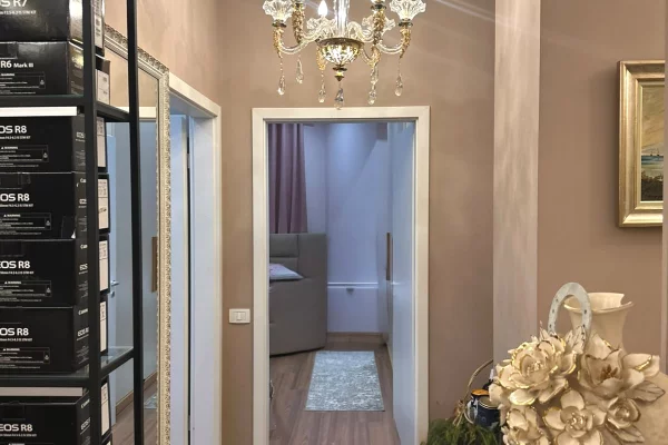Casa in vendita Appartamento a Tirana, 3+1, Ambiente Arredato, Pagamento 376,200  Euro.