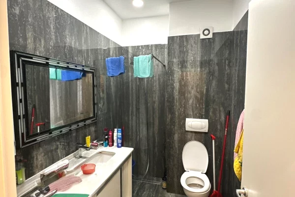 Casa in vendita Appartamento a Tirana, 3+1, Ambiente Arredato, Pagamento 376,200  Euro.