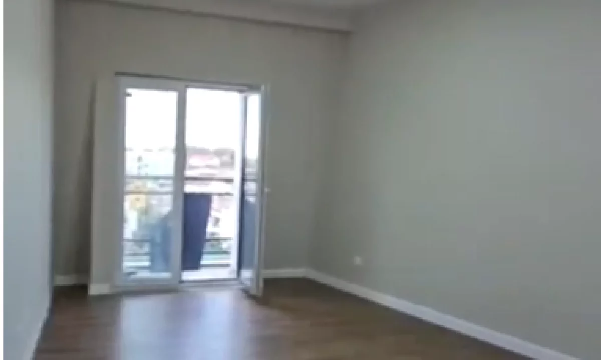 Shtepi ne shitje Apartament ne Tirane, 1+1, Mobilimi Bosh, pa mobiluar, Pagesa 138,000  Euro.