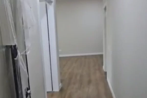 Shtepi ne shitje Apartament ne Tirane, 1+1, Mobilimi Bosh, pa mobiluar, Pagesa 138,000  Euro.