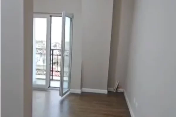 Shtepi ne shitje Apartament ne Tirane, 1+1, Mobilimi Bosh, pa mobiluar, Pagesa 138,000  Euro.