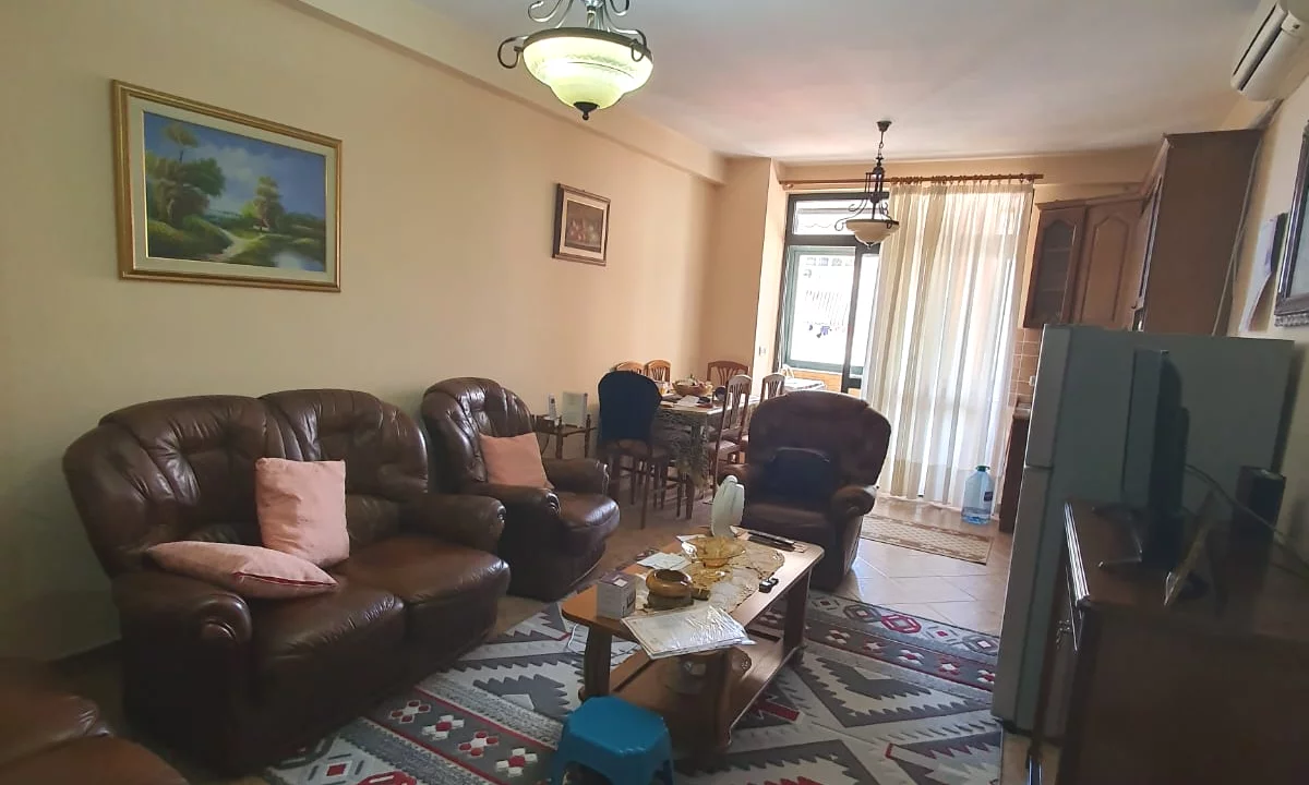 Casa in vendita Appartamento a Tirana, 2+1, Ambiente Arredato, Pagamento 185,200  Euro.
