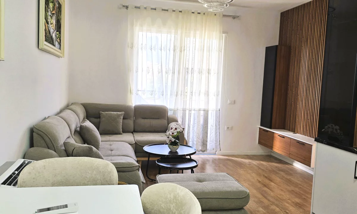 Shtepi me qera Apartament ne Tirane, 1+1, Mobilimi E mobiluar, Pagesa 650  Euro.