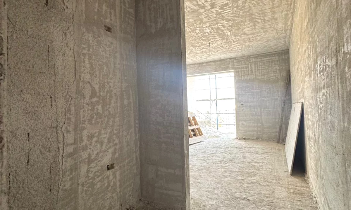 Shtepi ne shitje Apartament ne Tirane, 2+1, Mobilimi Bosh, pa mobiluar, Pagesa 164,600  Euro.