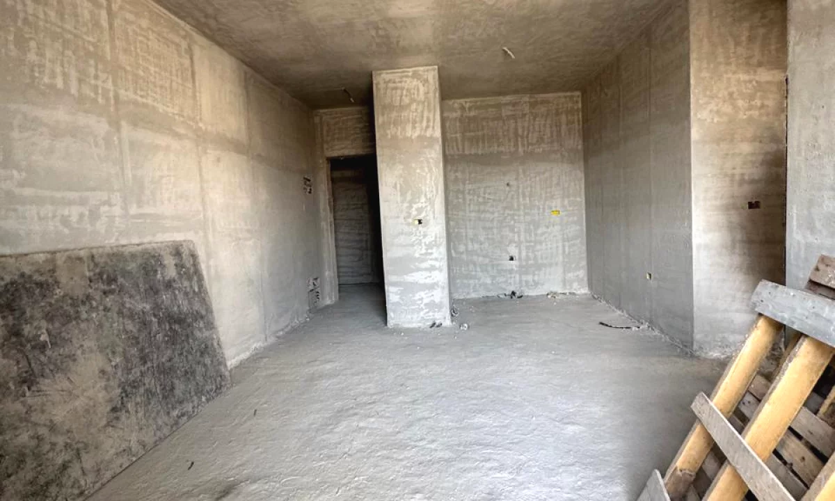 Shtepi ne shitje Apartament ne Tirane, 2+1, Mobilimi Bosh, pa mobiluar, Pagesa 166,200  Euro.