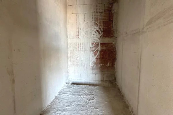 Shtepi ne shitje Apartament ne Tirane, 2+1, Mobilimi Bosh, pa mobiluar, Pagesa 166,200  Euro.