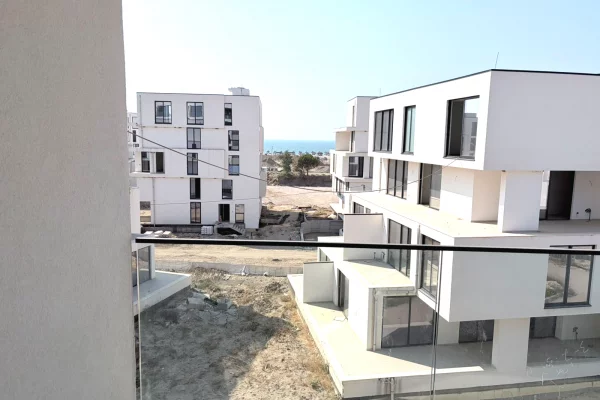 Shtepi ne shitje Apartament ne Durres, 1+1, Mobilimi Bosh, pa mobiluar, Pagesa 198,100  Euro.