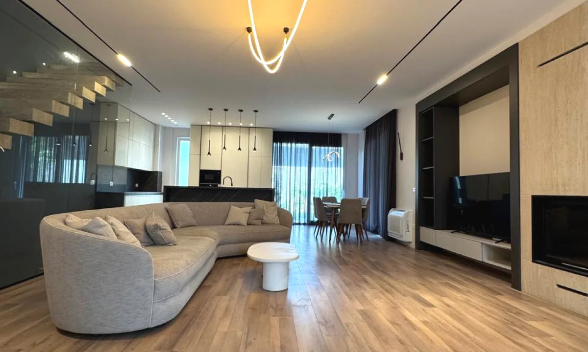 Shtepi me qera Apartament ne Tirane, 3+1, Mobilimi E mobiluar, Pagesa 2,999  Euro.