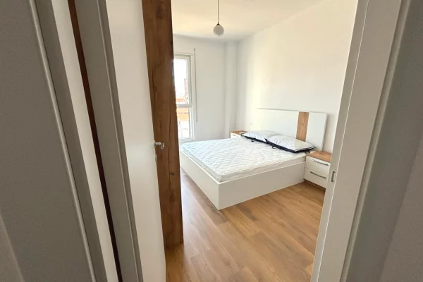 Shtepi me qera Apartament ne Tirane, 2+1, Mobilimi E mobiluar, Pagesa 881  Euro.