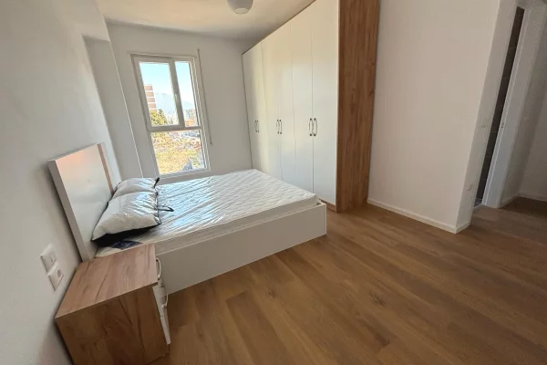 Shtepi me qera Apartament ne Tirane, 2+1, Mobilimi E mobiluar, Pagesa 881  Euro.