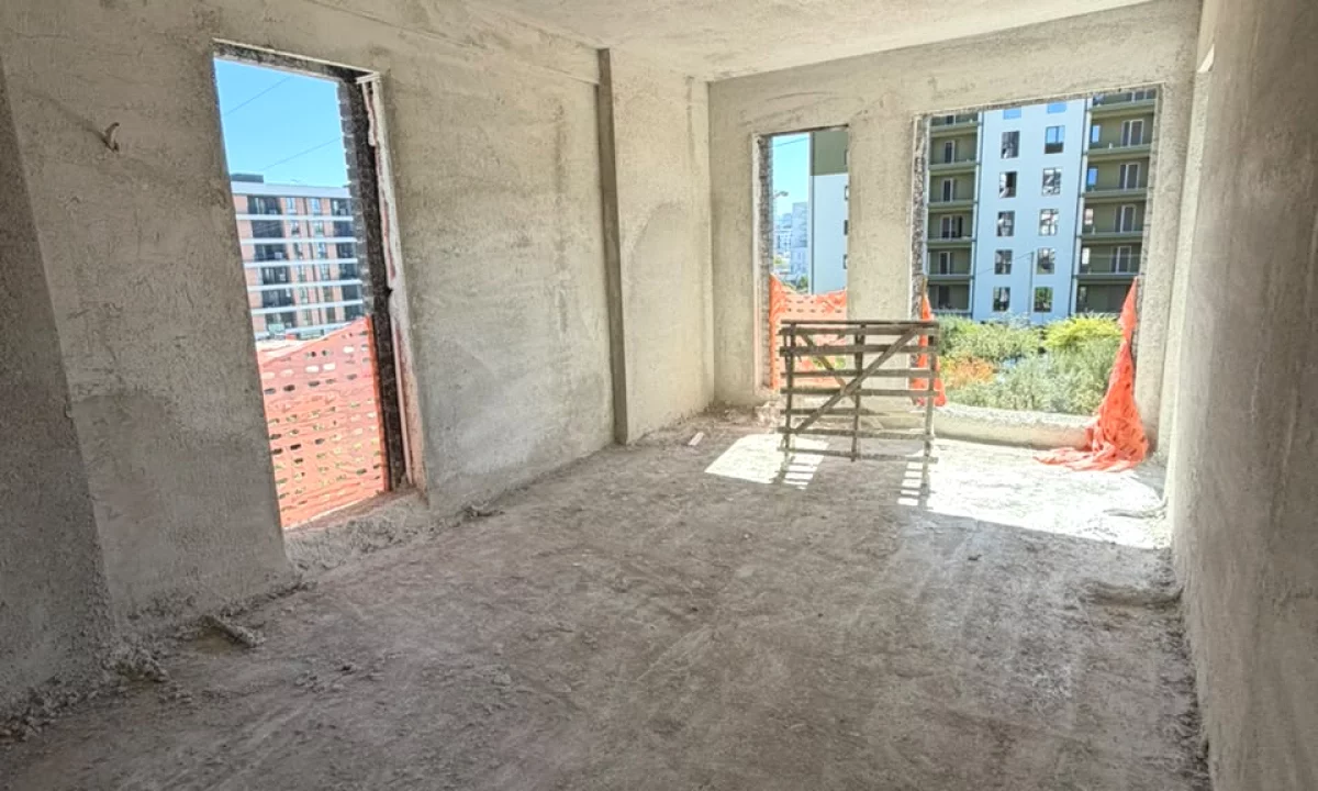 Shtepi ne shitje Apartament ne Tirane, 1+1, Mobilimi Bosh, pa mobiluar, Pagesa 79,501  Euro.