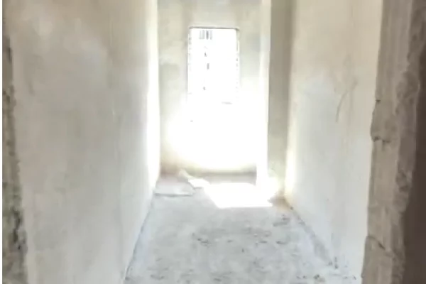 Shtepi ne shitje Apartament ne Tirane, 1+1, Mobilimi Bosh, pa mobiluar, Pagesa 78,001  Euro.