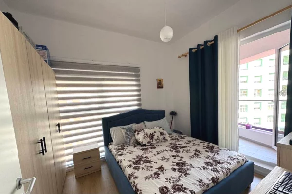Shtepi ne shitje Apartament ne Tirane, 1+1, Mobilimi E mobiluar, Pagesa 105,000  Euro.