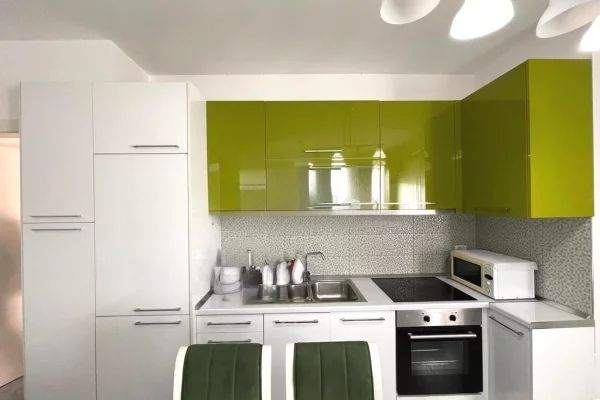 Shtepi ne shitje Apartament ne Tirane, 1+1, Mobilimi E mobiluar, Pagesa 133,700  Euro.