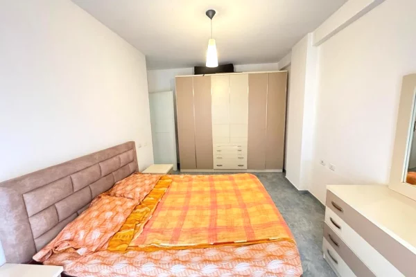 Shtepi ne shitje Apartament ne Tirane, 1+1, Mobilimi E mobiluar, Pagesa 133,700  Euro.