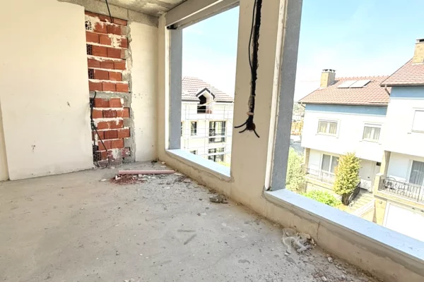 Shtepi ne shitje Vila Luksoze ne Tirane, 3+1, Mobilimi Bosh, pa mobiluar, Pagesa 550,000,000  Leke.