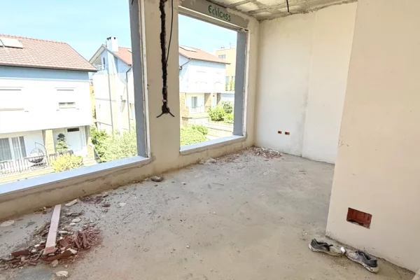 Shtepi ne shitje Vila Luksoze ne Tirane, 3+1, Mobilimi Bosh, pa mobiluar, Pagesa 550,000,000  Leke.