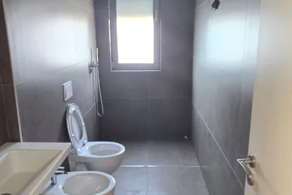 🏢JEPET ME QIRA AMBIENT ZYRE | QENDER📍Rruga Mihal Duri – Tirane
