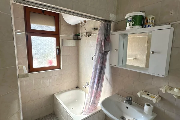 Shtepi ne shitje Apartament ne Tirane, 1+1, Mobilimi E mobiluar, Pagesa 11,500,000  Leke.