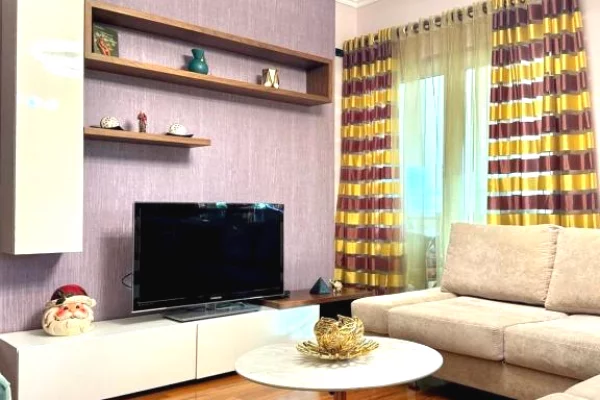 Shtepi me qera Apartament ne Tirane, 2+1, Mobilimi E mobiluar, Pagesa 1,500  Euro.