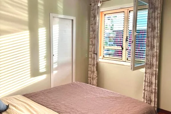 Shtepi me qera Apartament ne Tirane, 2+1, Mobilimi E mobiluar, Pagesa 1,500  Euro.