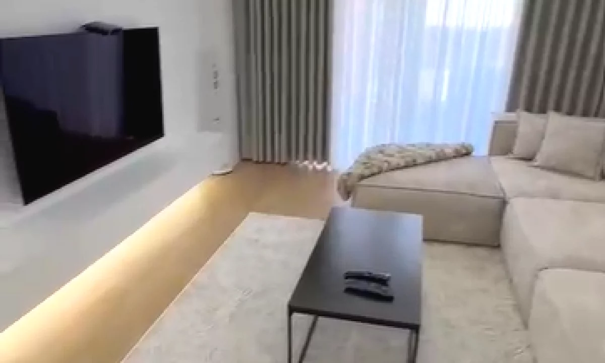 Shtepi me qera Apartament ne Tirane, 3+1, Mobilimi E mobiluar, Pagesa 2,500  Euro.