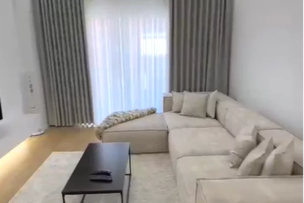 Shtepi me qera Apartament ne Tirane, 3+1, Mobilimi E mobiluar, Pagesa 2,500  Euro.