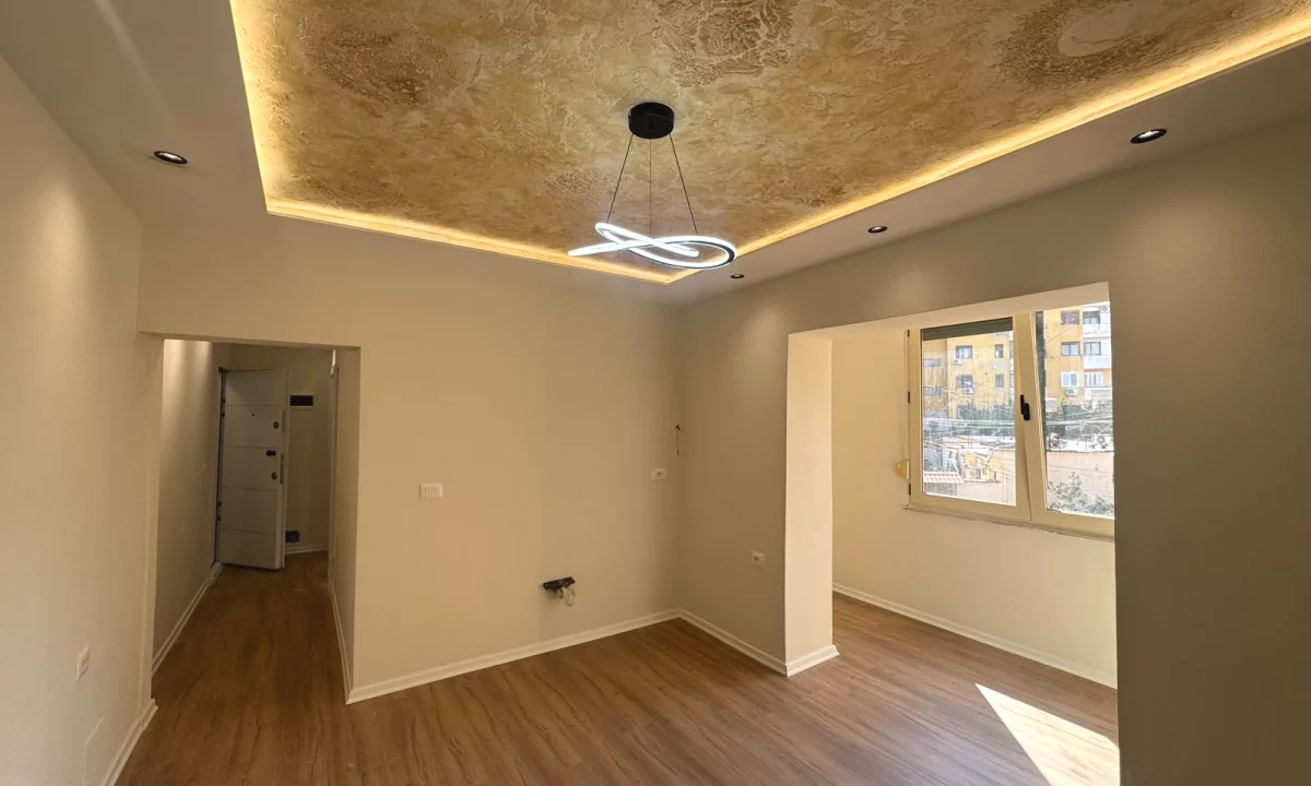 Shtepi ne shitje Apartament ne Tirane, 1+1, Mobilimi Bosh, pa mobiluar, Pagesa 139,999  Euro.