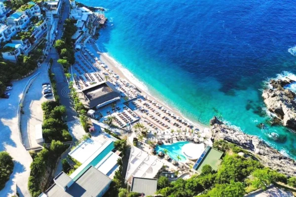 Shtepi ne shitje Apartament ne Himare, 2+1, Mobilimi Bosh, pa mobiluar, Pagesa 447,150  Euro.