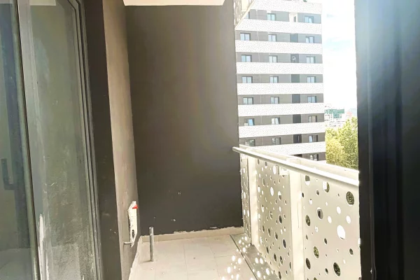Shtepi ne shitje Apartament ne Tirane, 1+1, Mobilimi Bosh, pa mobiluar, Pagesa 189,999  Euro.