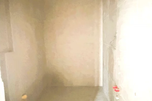 Shtepi ne shitje Apartament ne Tirane, 1+1, Mobilimi Bosh, pa mobiluar, Pagesa 189,999  Euro.