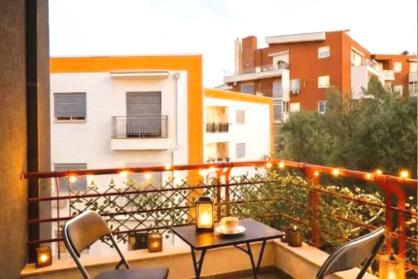 Shtepi ne shitje Apartament ne Tirane, 2+1, Mobilimi E mobiluar, Pagesa 196,000  Euro.