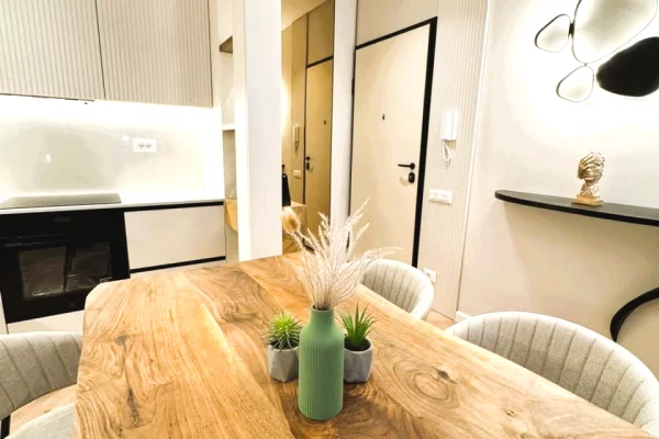 Shtepi ne shitje Apartament ne Tirane, 2+1, Mobilimi E mobiluar, Pagesa 410,000  Euro.