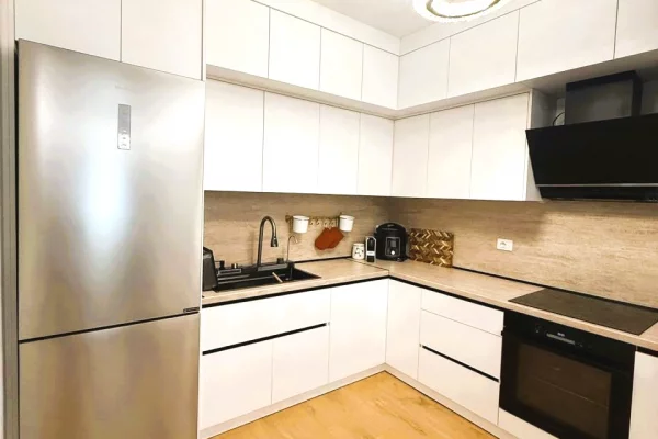 Shtepi ne shitje Apartament ne Tirane, 2+1, Mobilimi E mobiluar, Pagesa 320,000  Euro.
