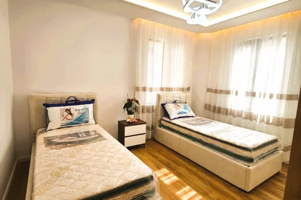 Shtepi ne shitje Apartament ne Tirane, 2+1, Mobilimi E mobiluar, Pagesa 23,500,000  Leke.
