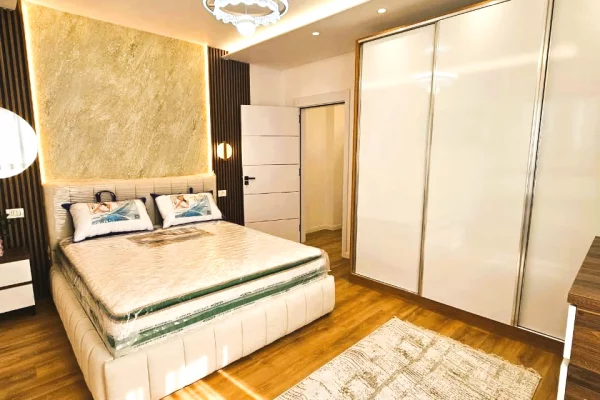 Shtepi ne shitje Apartament ne Tirane, 2+1, Mobilimi E mobiluar, Pagesa 23,500,000  Leke.