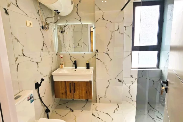 Shtepi ne shitje Apartament ne Tirane, 2+1, Mobilimi E mobiluar, Pagesa 23,500,000  Leke.