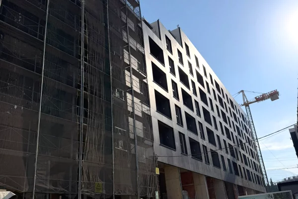 Shtepi ne shitje Apartament ne Tirane, 3+1, Mobilimi Bosh, pa mobiluar, Pagesa 204,500  Euro.