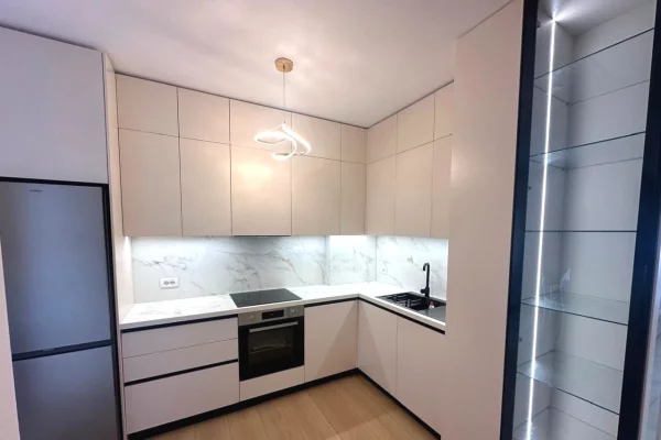 Shtepi me qera Apartament ne Tirane, 2+1, Mobilimi E mobiluar, Pagesa 1,000  Euro.