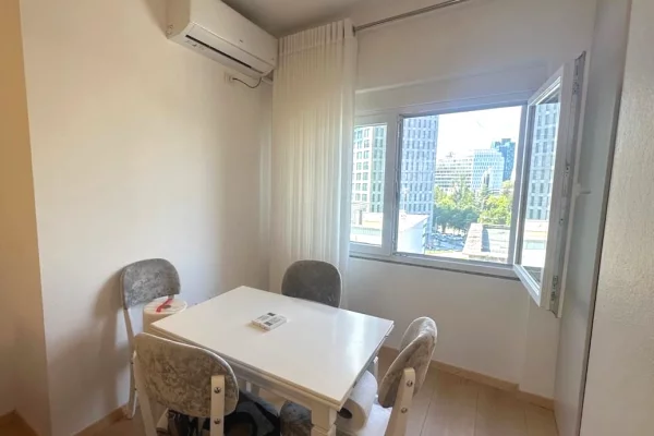 Shtepi me qera Apartament ne Tirane, 2+1, Mobilimi E mobiluar, Pagesa 1,000  Euro.