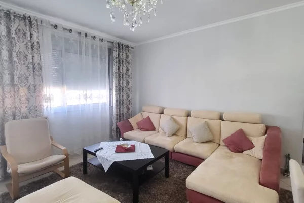 Shtepi ne shitje Apartament ne Tirane, 3+1, Mobilimi E mobiluar, Pagesa 27,500,000  Leke.