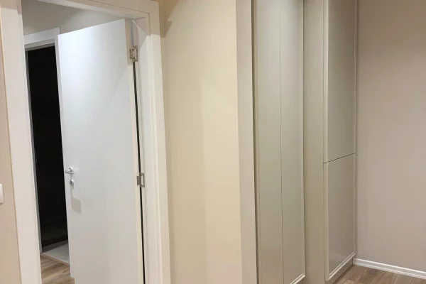 Shtepi me qera Apartament ne Tirane, 2+1, Mobilimi E mobiluar, Pagesa 90,000  Leke.