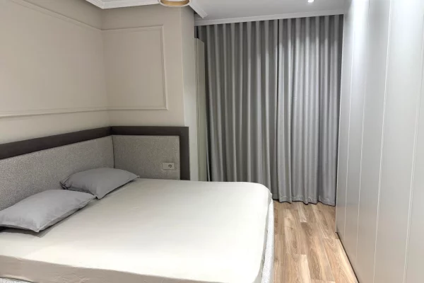 Shtepi me qera Apartament ne Tirane, 2+1, Mobilimi E mobiluar, Pagesa 90,000  Leke.