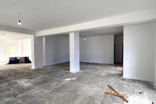 🏢 Ambient 200 m2 me qira – Ali Dem, tek Kadiu
