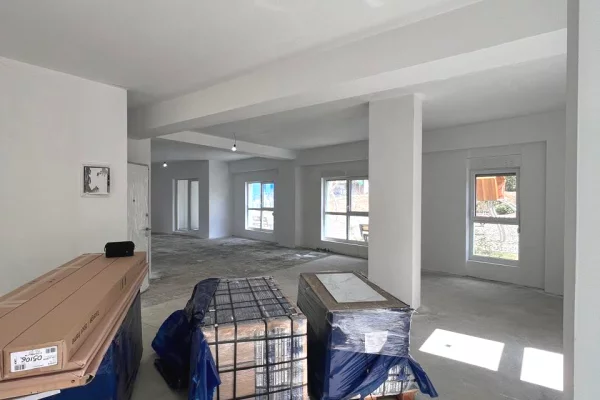 🏢 Ambient 200 m2 me qira – Ali Dem, tek Kadiu