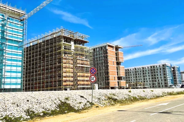 Shtepi ne shitje Apartament ne Tirane, 1+1, Mobilimi Bosh, pa mobiluar, Pagesa 93,300  Euro.
