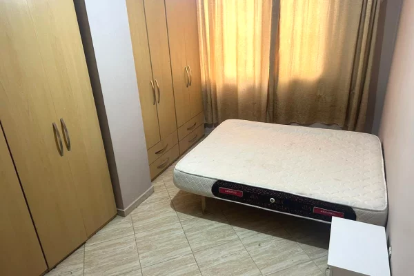 Shtepi ne shitje Apartament ne Tirane, 2+1, Mobilimi E mobiluar, Pagesa 17,300,000  Leke.